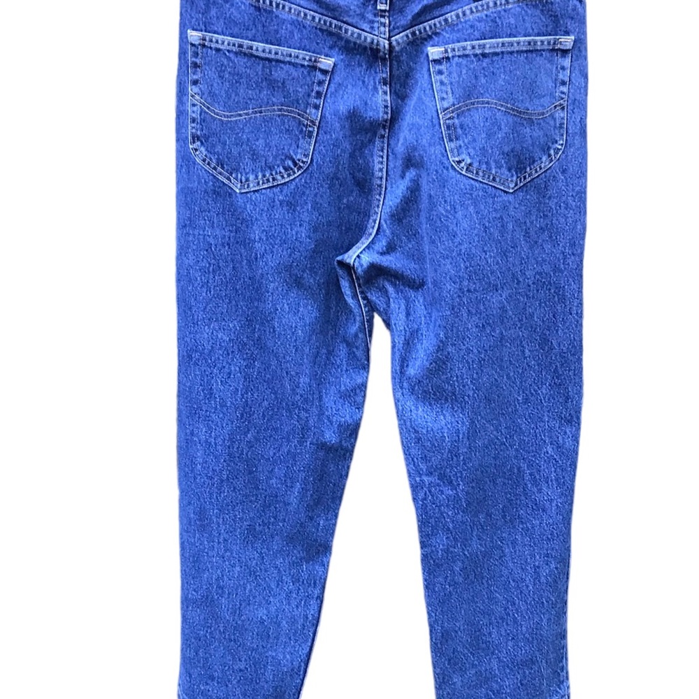 Lee Men’s relaxed fit all-cotton denim jeans medium blue wash